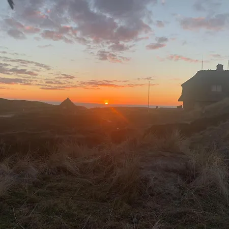 Meerblickhaus-hoppe-mit-panoramabank-auf-sylt * Hörnum