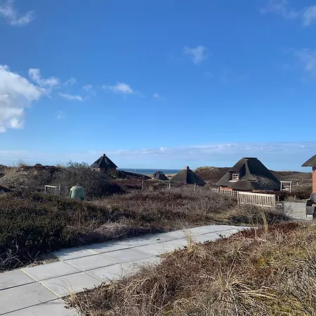 Meerblickhaus-hoppe-mit-panoramabank-auf-sylt *